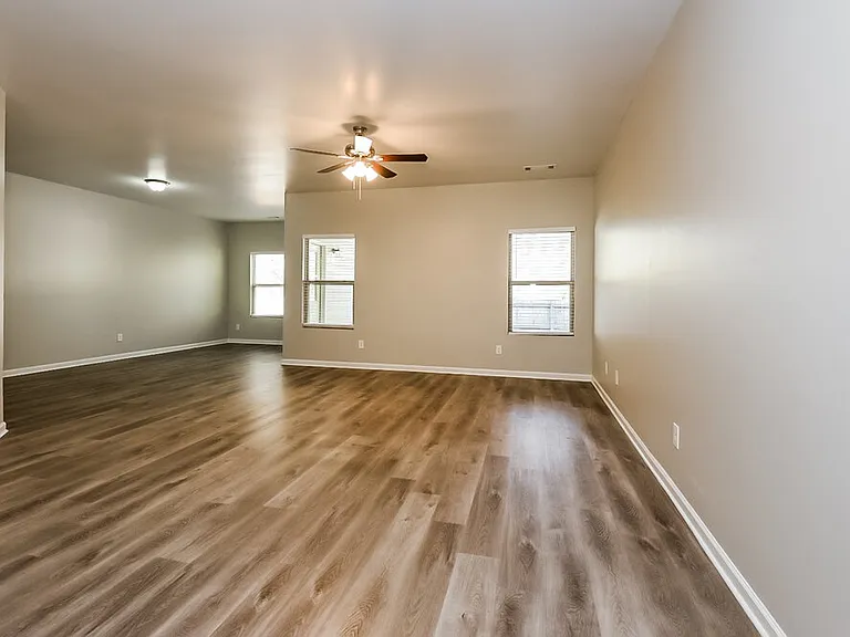 3517 Mica Cir SE — Photo 3