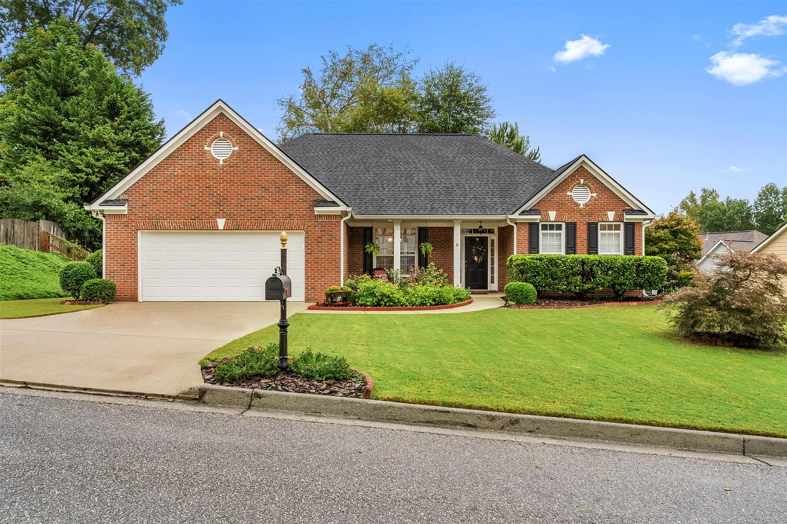 124 Clifford Ct photo 1