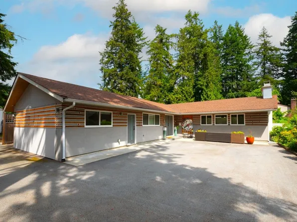 2420 Edgemont Blvd, North Vancouver, BC V7P 2L1