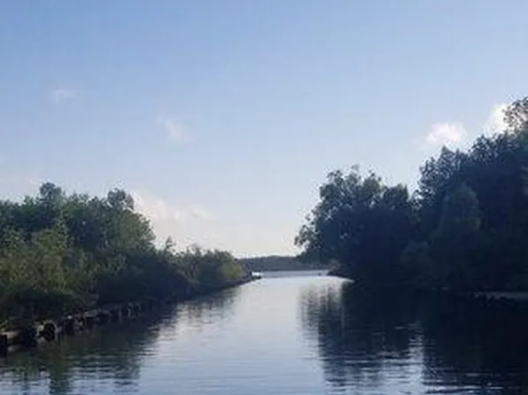 6 Lake Ave S, Tower, MN 55790