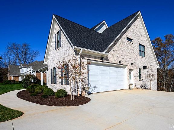 3rd image of 212 Two Creek Dr Lot 48