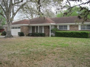 605 Ball Airport Rd, Victoria, TX 77904