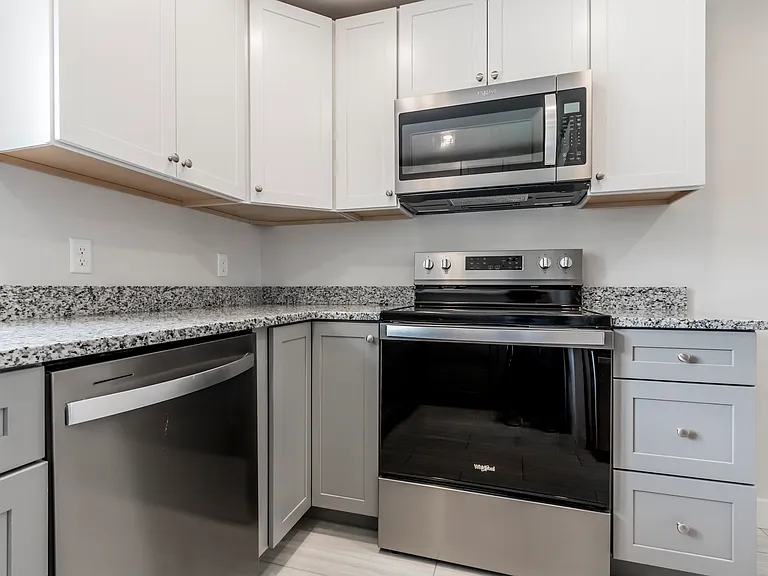 206 Pine St #2 — Photo 28