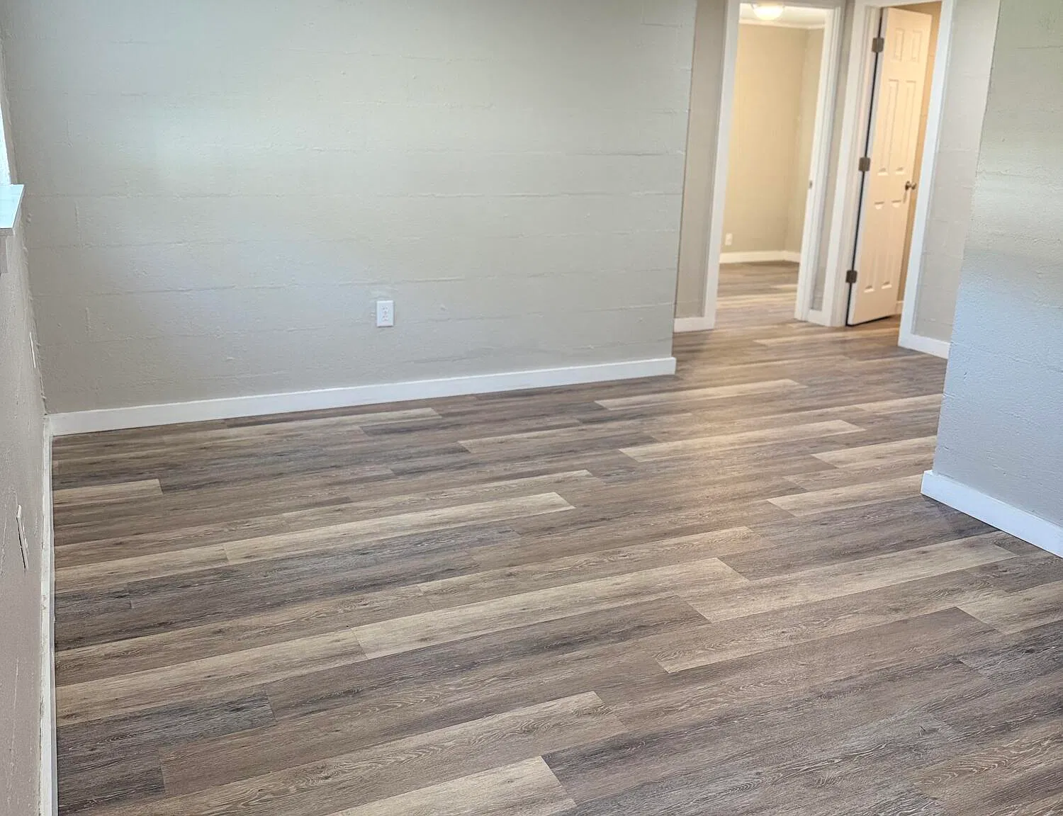 2 bed, 1.0 bath, 800 sqft, $950 — Photo 2