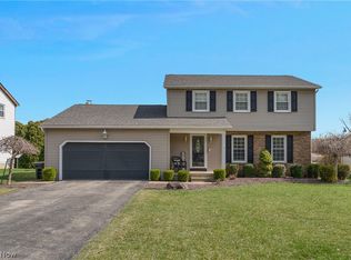 1338 Valley View Dr, Youngstown, OH 44512