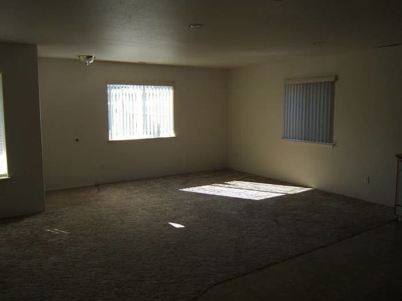 2nd image of 1352 Willow Ln