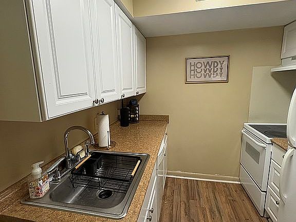 4th image of 503 Sunridge Dr APT R
