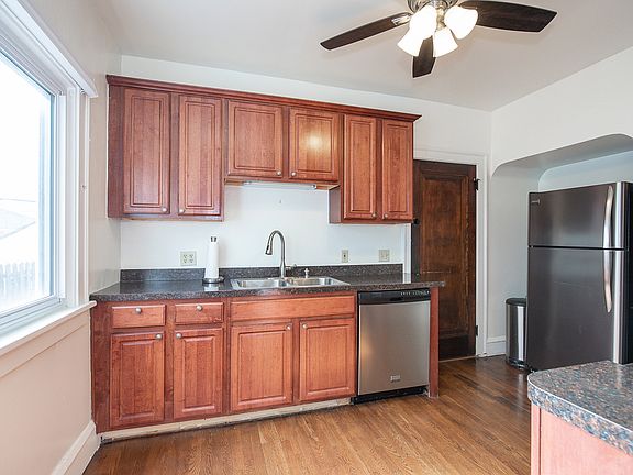4th image of 2070 Richland Ave