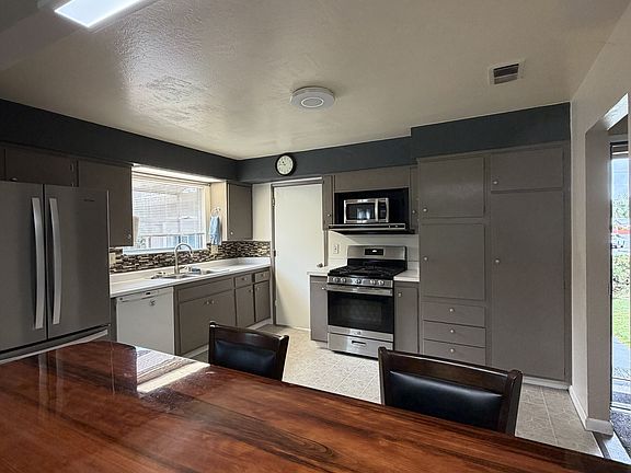 5th image of 2409 Pomo Ct