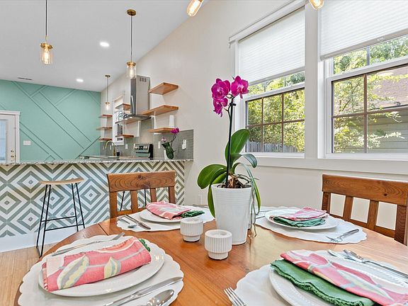 3rd image of 1007 Rosedale Ave