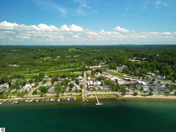 7301 Clark St, Beulah, MI 49617