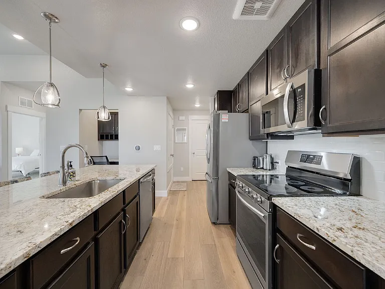 856 Birdwhistle Ln #6 — Photo 3
