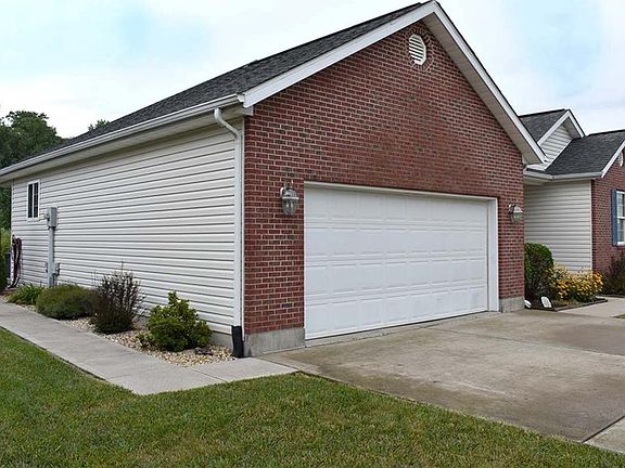 2nd image of 364 Curtis Ct