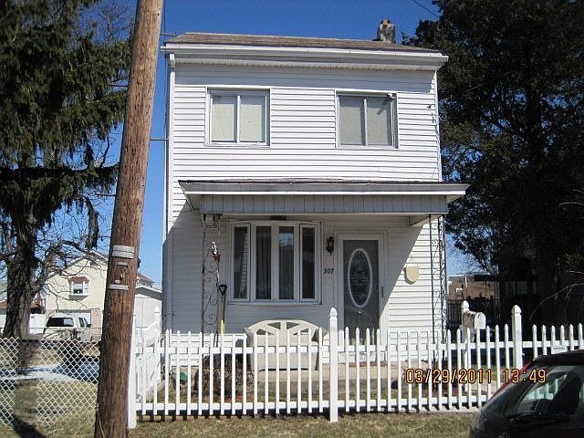 1st image of 307 N Center St