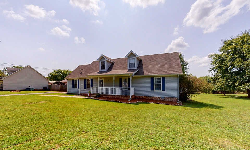 1st image of 1622 Windy Meadows Dr