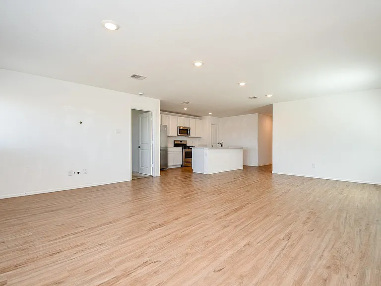 1460 Twilight Green Dr — Photo 8