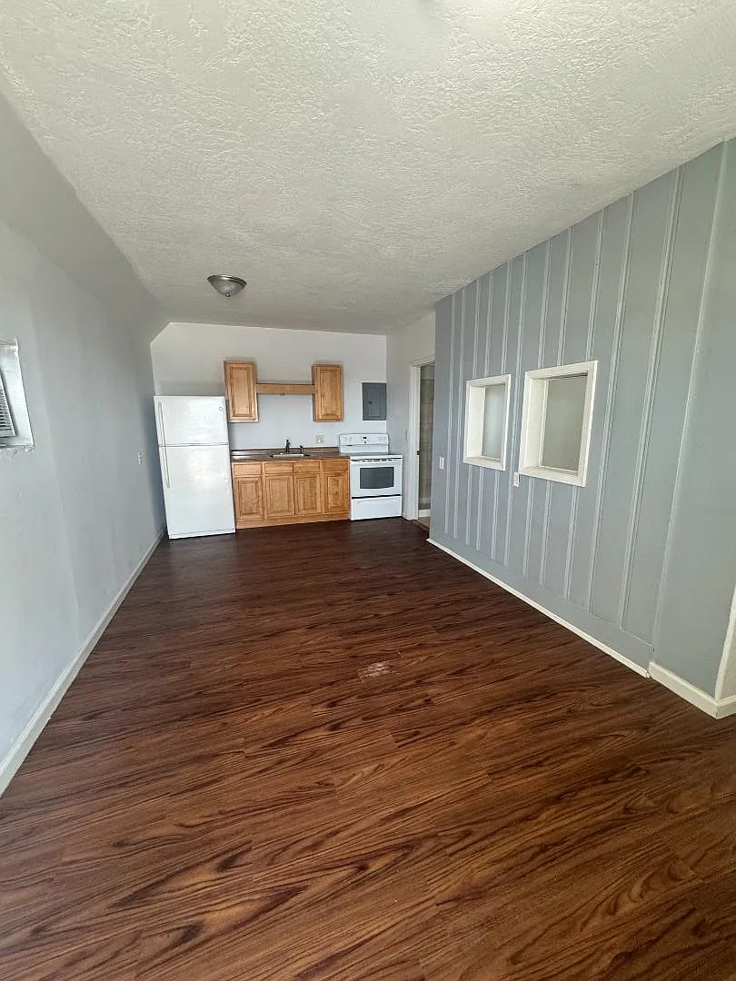 3670 Dixie Hwy NE - Unit 1 — Photo 1