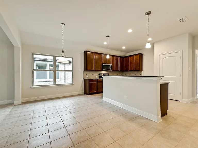 816 Bird Creek Dr — Photo 15