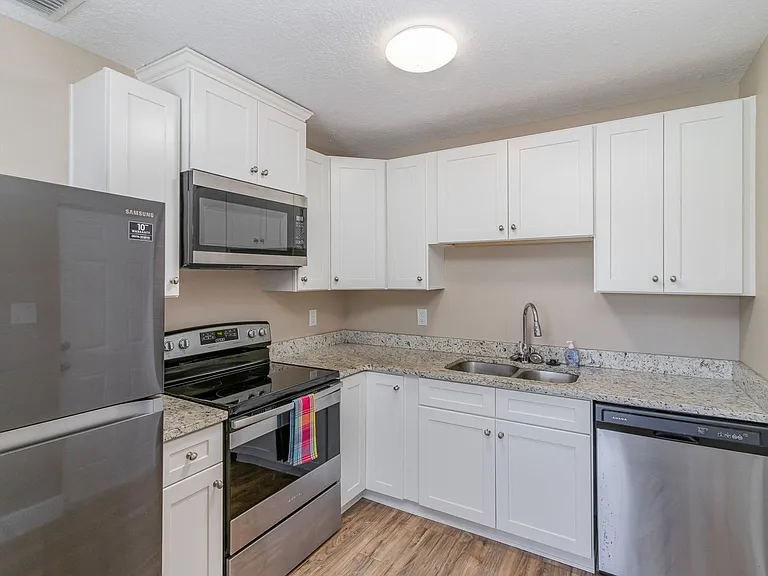 2567 Pepper Ave — Photo 4