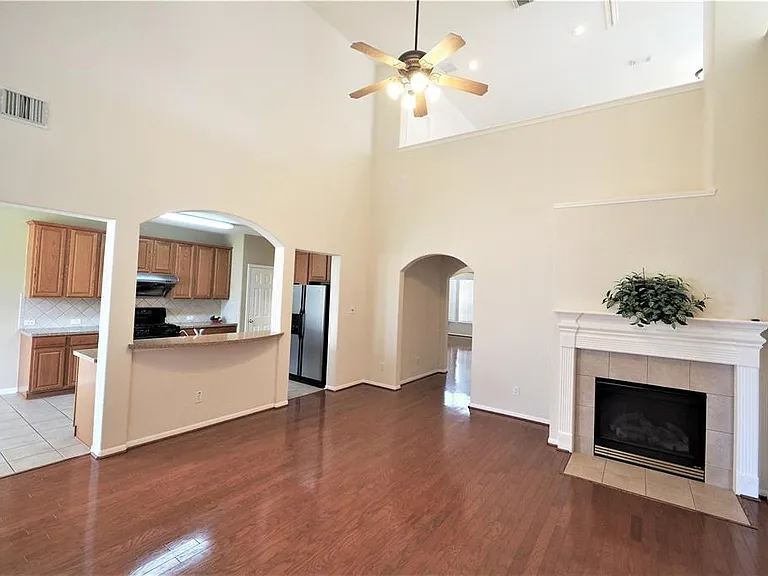 6110 Barkermist Ln — Photo 3
