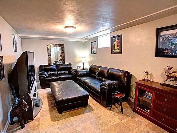 2nd image of 2536 Oak Park Ave