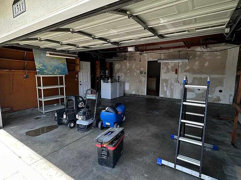 1311 W Sandison St — Photo 27