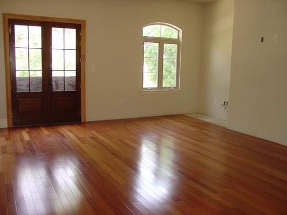 4th image of 4500 Lake Villa Dr