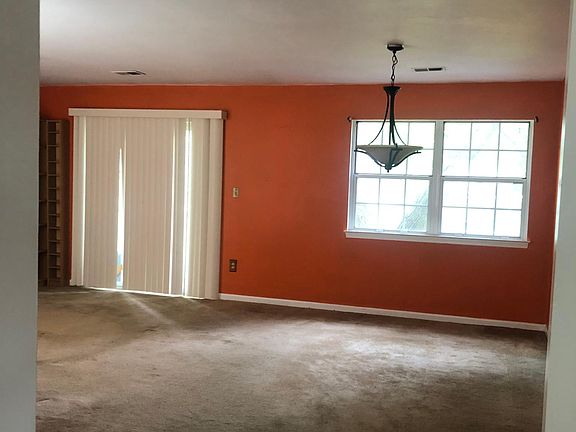 5th image of 10703 Cedarwood Dr