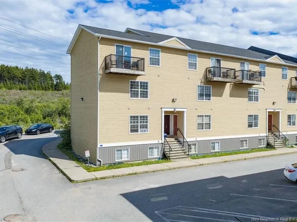 20 Woodhollow Park #2, Saint John, NB E2J 0B7