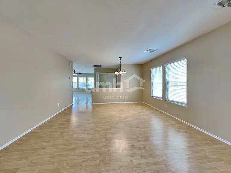 10246 Massachusetts Ln — Photo 8