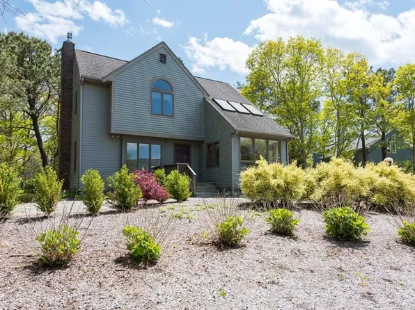 80 Whippoorwill Circle, Mashpee, MA 02649