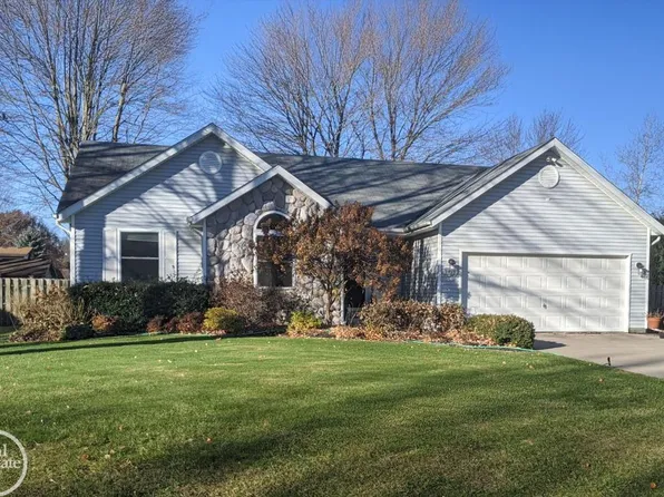 3333 Richards Dr, Port Huron, MI 48060