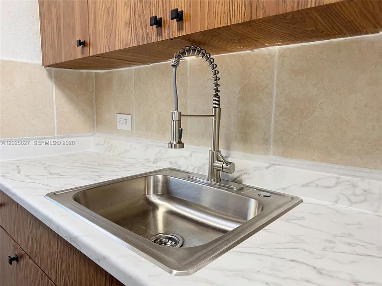 610 NE 123rd St #203 — Photo 9