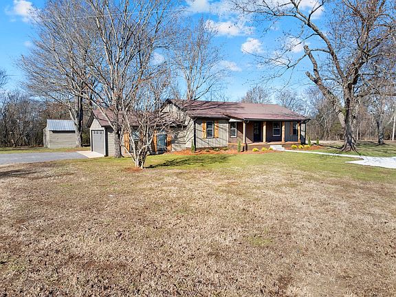 3rd image of 810 Frank Martin Rd