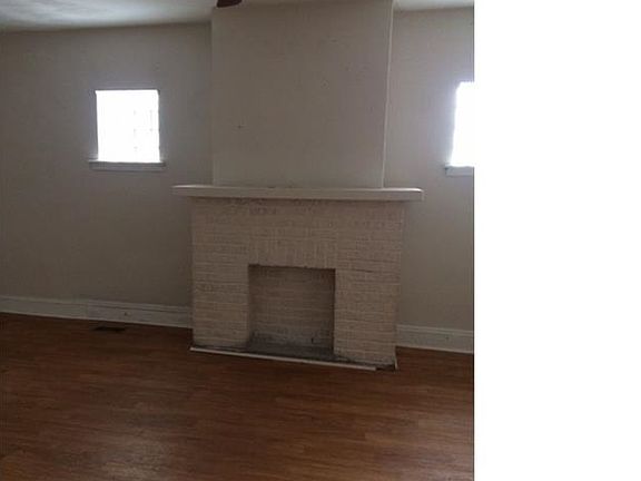 3rd image of 2414 Tidewater Dr