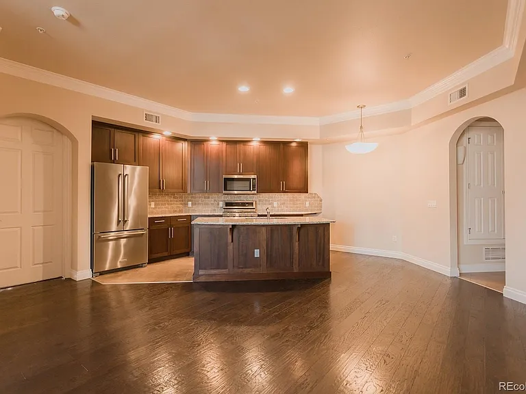 1120 Delaware St #512 — Photo 2