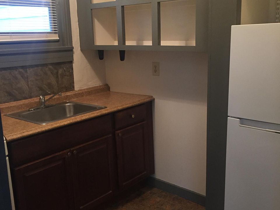 1st image of 204 Lakeland Dr