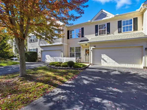 887 Braunworth Ct, Chaska, MN 55318