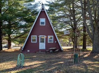 51 Oak Valley Dr, Elizabeth, IL 61028