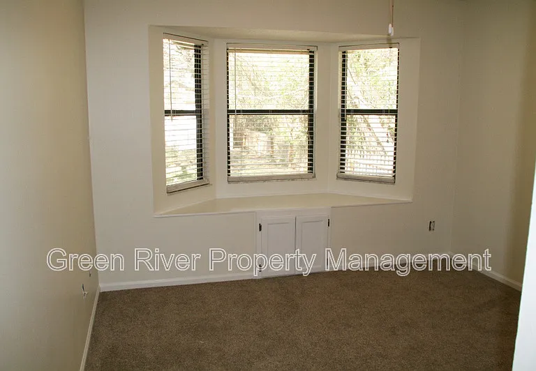 6106 Pine Ave — Photo 19