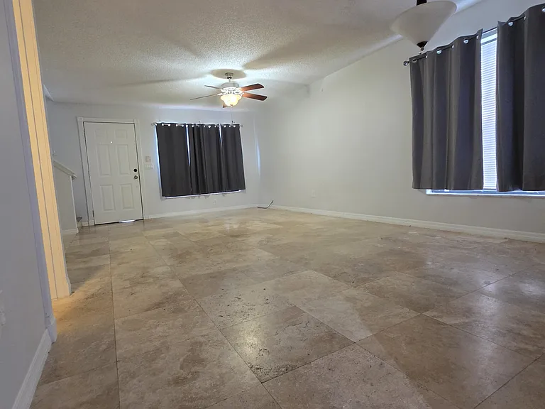 1712 Silver Creek Ct #99 — Photo 7