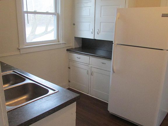 5th image of 904 Kalamazoo Ave SE #2