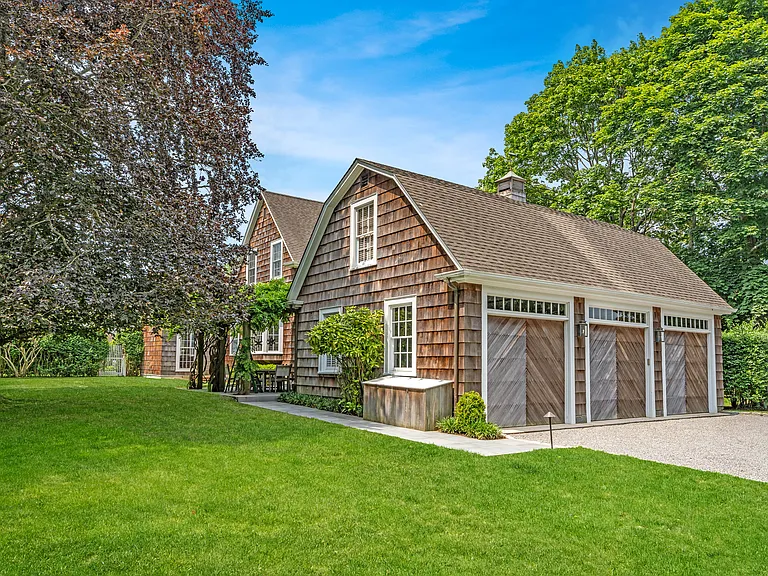 5 Shinnecock Rd — Photo 32
