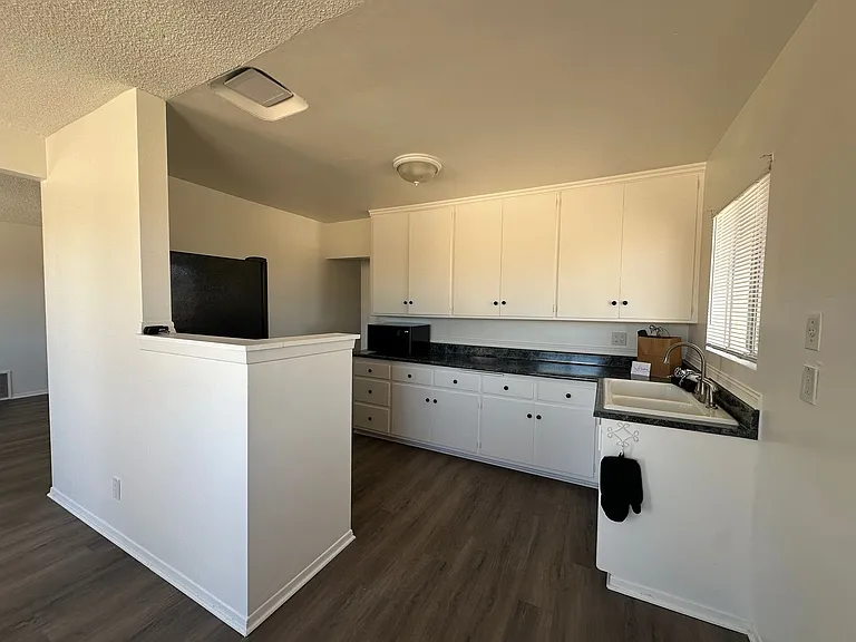 7054 Broad St — Photo 8