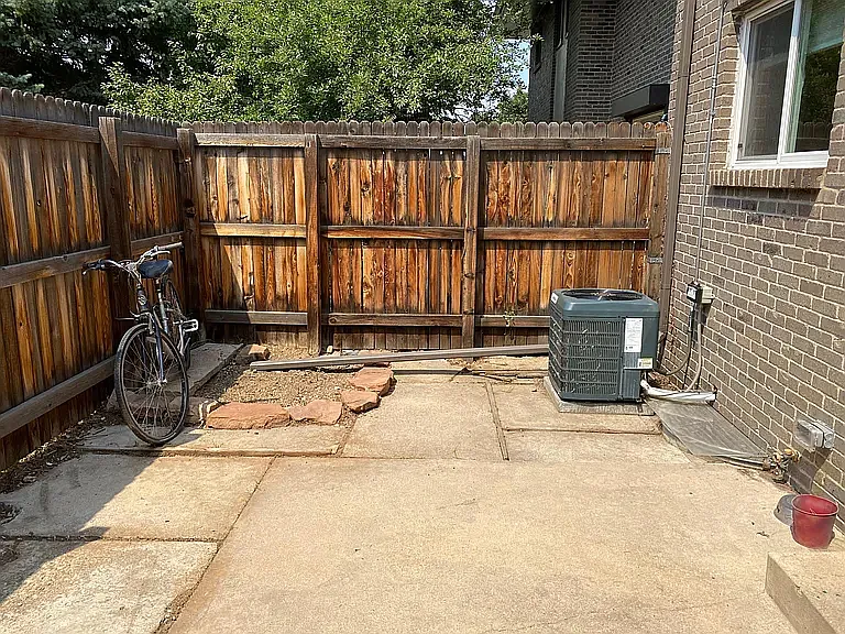 1405 Bradley Dr — Photo 6
