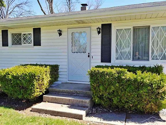 3rd image of 3390 Meyer Pl