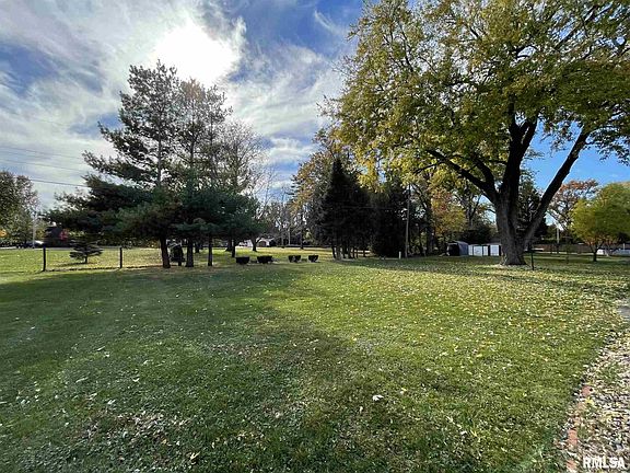 5th image of 70 Circle Dr