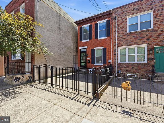 2nd image of 2318 E Letterly St