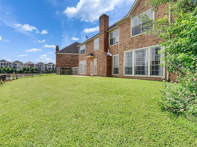 1127 Gloria Ct — Photo 34