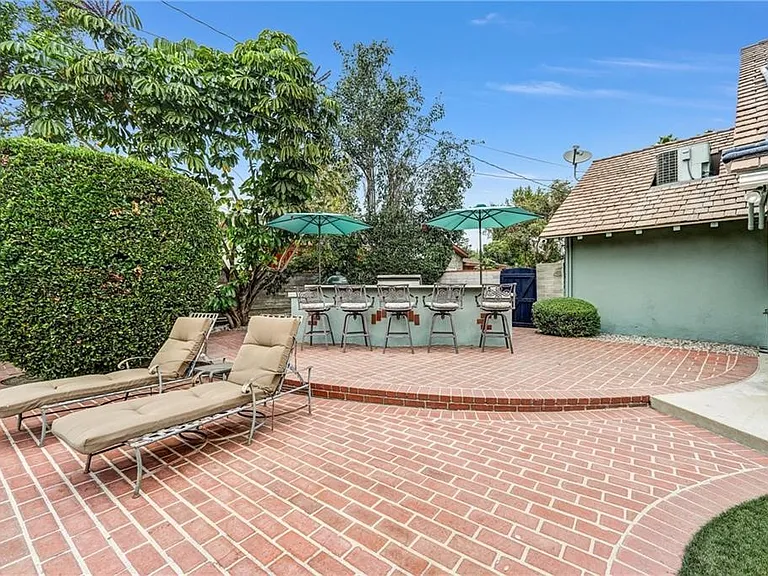 17300 Sunburst St — Photo 30